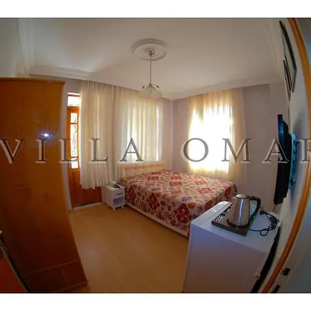Omar Villa *